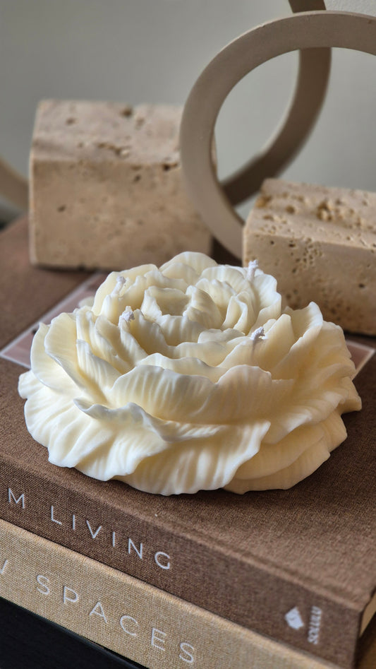 White bloom figuur kaars